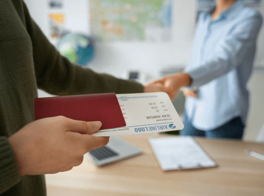 entrega de pasaportes permiso de residencia